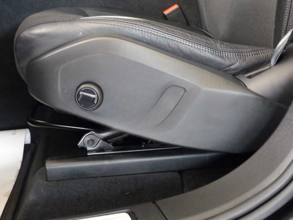 Volvo XC60 Momentum Pro 2WD Navi+LED+Harman+Totw+PDC foto 19