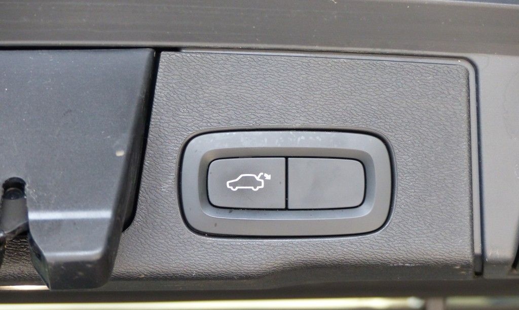 Volvo XC60 Momentum Pro 2WD Navi+LED+Harman+Totw+PDC foto 20