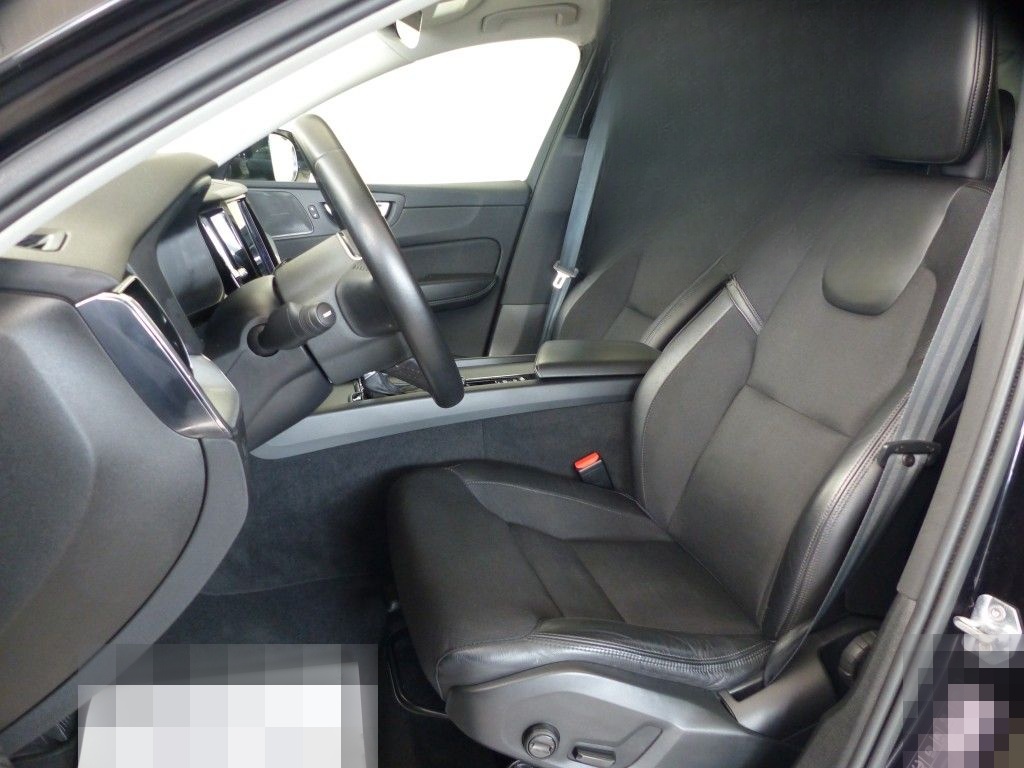 Volvo XC60 Momentum Pro 2WD Navi+LED+Harman+Totw+PDC foto 5