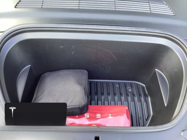 Tesla Model Y Long Range AWD foto 8