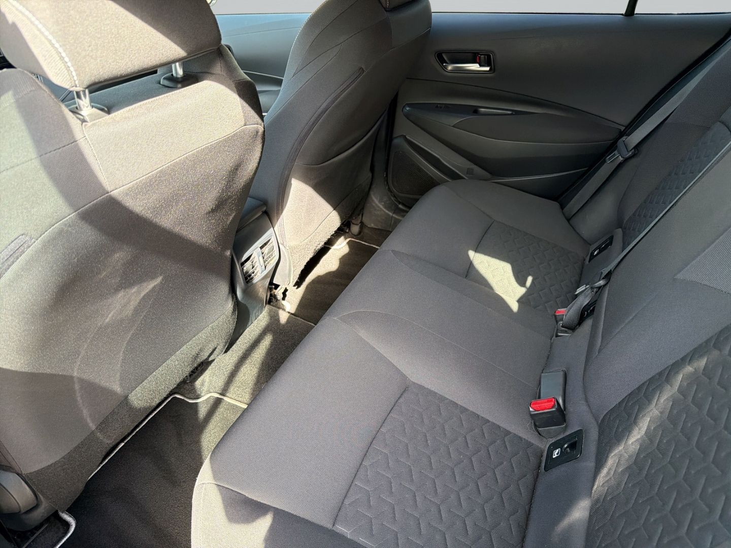 Toyota Corolla 2.0 Hybrid Touring Sports Club+LED+Klima foto 20
