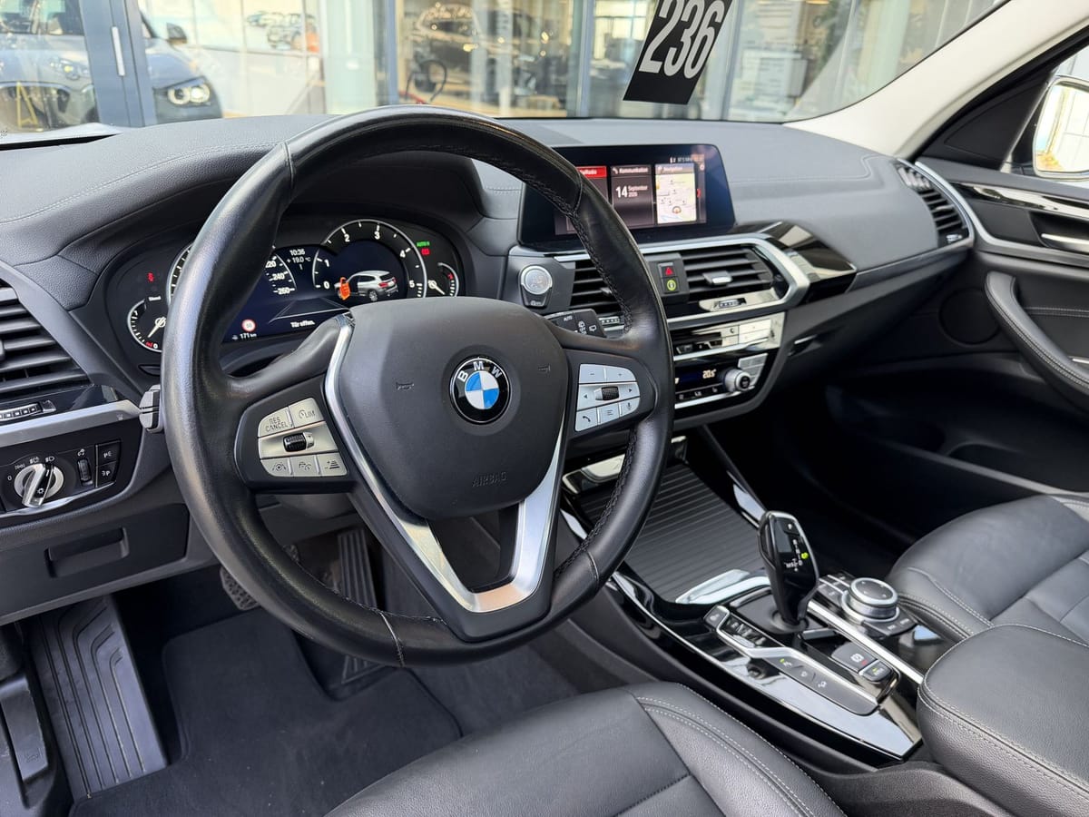 BMW X3 xDrive30d Luxury Line Head-Up AHK Pano DA+ PA foto 4