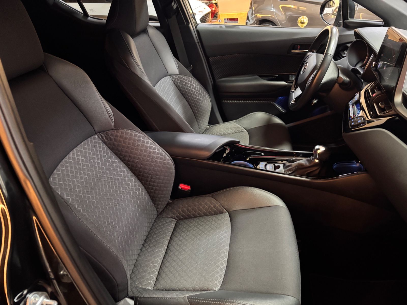 Toyota C-HR Hybrid Team D foto 15