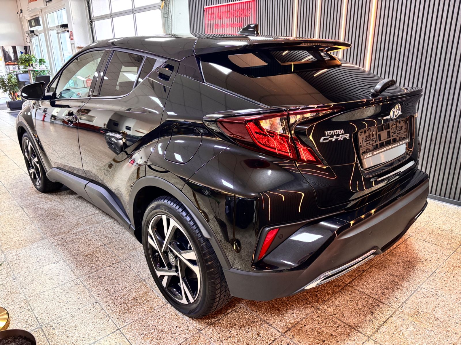 Toyota C-HR Hybrid Team D foto 6