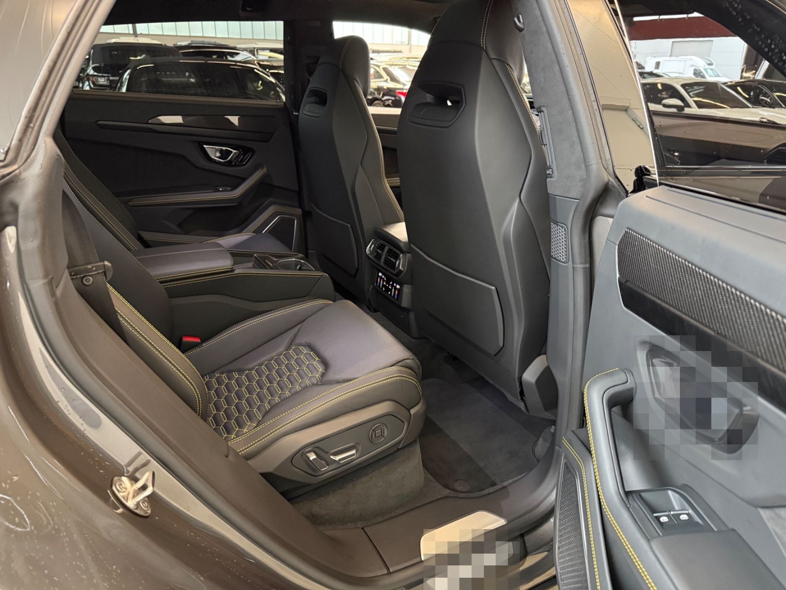 Lamborghini URUS, BIG CABRON INTERIEUR, Q-CITURA, PANO foto 12