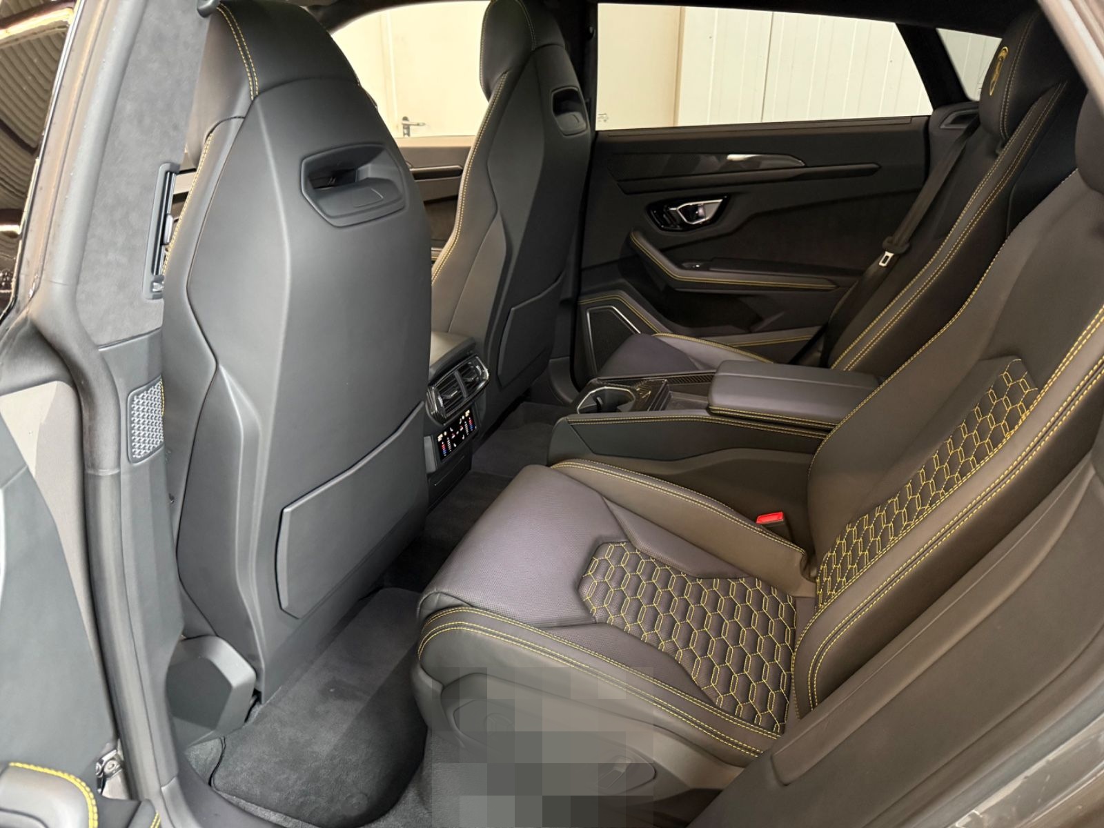 Lamborghini URUS, BIG CABRON INTERIEUR, Q-CITURA, PANO foto 24