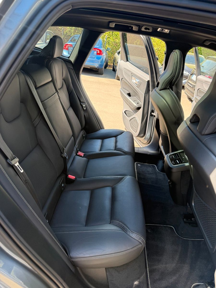 Volvo XC 60 D5  R Design AWD-Schiebedach-Standheizung foto 24