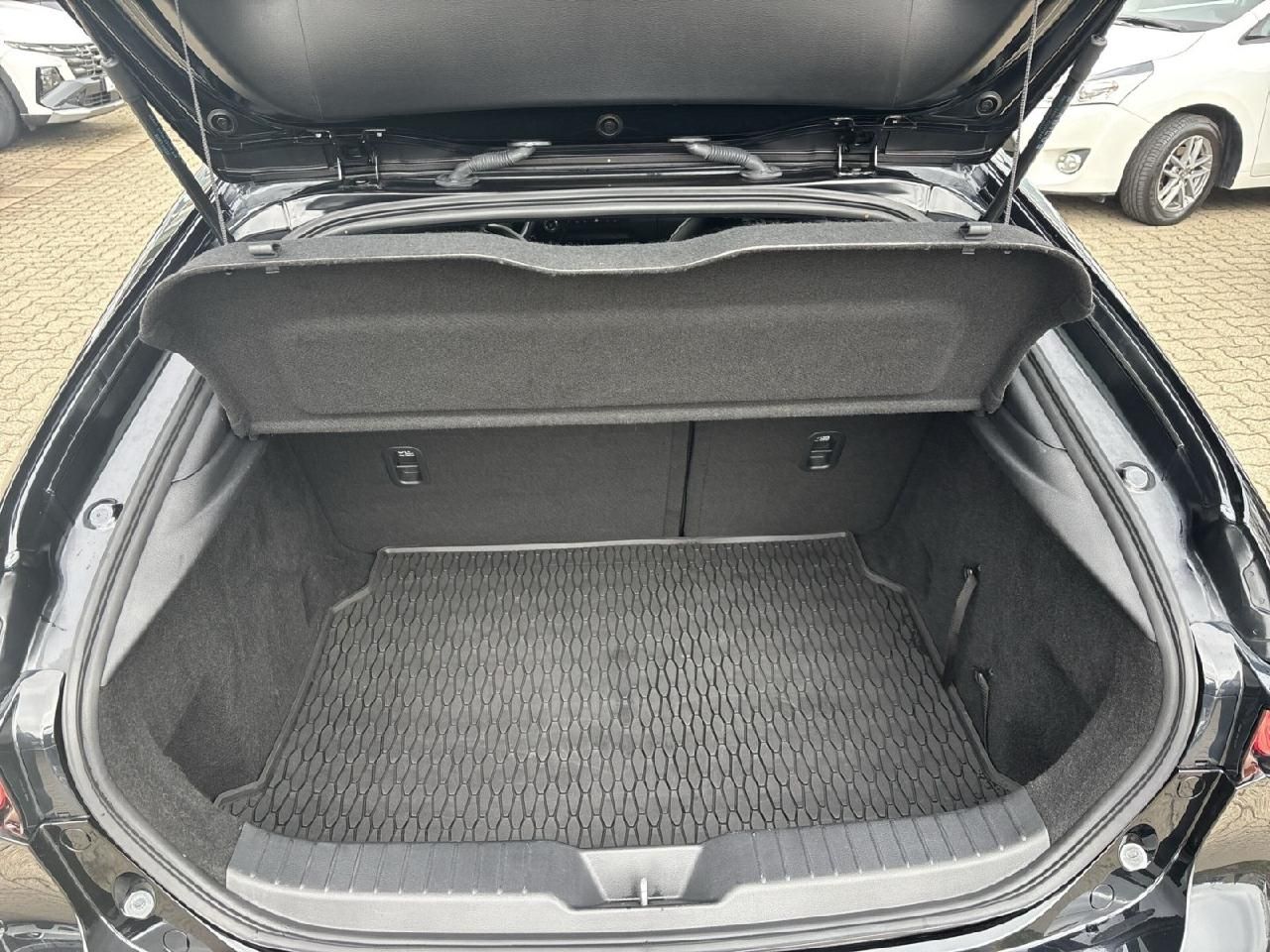 Mazda 3 Lim. Selection AWD,LED,360°,BOSE,ACC,TOT foto 12