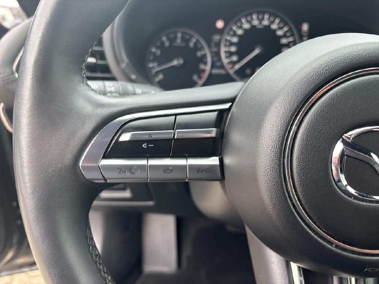 Mazda 3 Lim. Selection AWD,LED,360°,BOSE,ACC,TOT foto 15