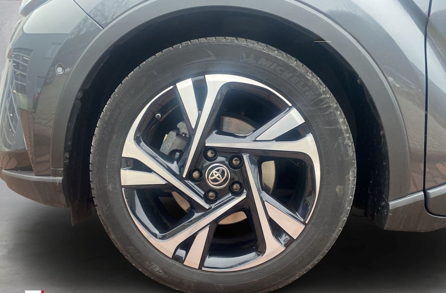 Toyota C-HR - 1,8 l Hybrid 4x2 Team D CVT foto 17