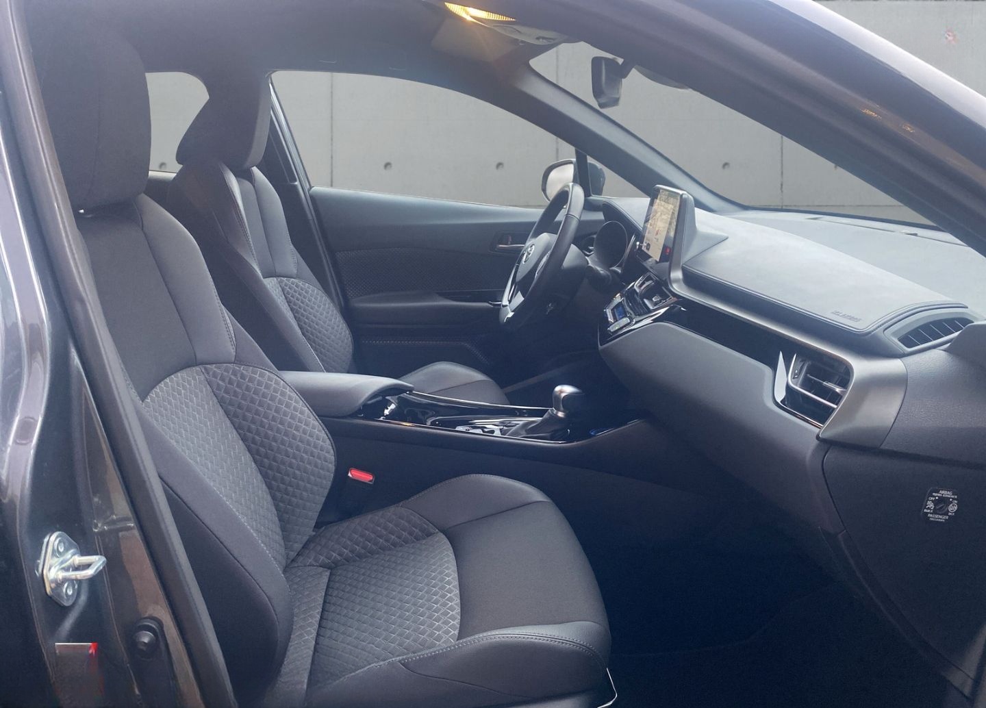 Toyota C-HR - 1,8 l Hybrid 4x2 Team D CVT foto 10