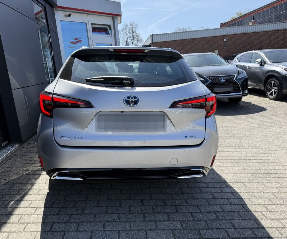 Toyota Corolla Touring Sports 1.8 Hybrid Business Editi foto 13