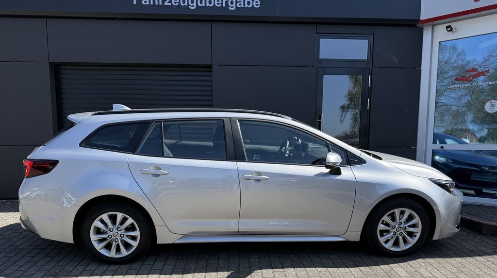 Toyota Corolla Touring Sports 1.8 Hybrid Business Editi foto 15