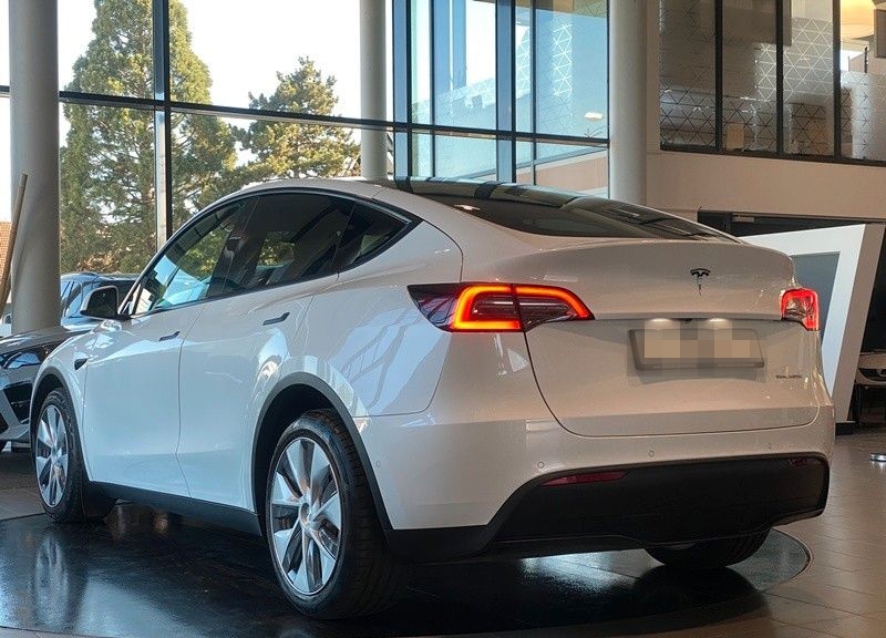 Tesla Model Y AWD Long Range Dual Motor Panorama LED foto 2