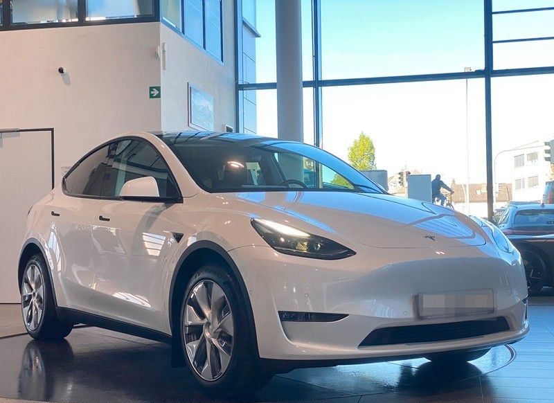 Tesla Model Y AWD Long Range Dual Motor Panorama LED foto 3