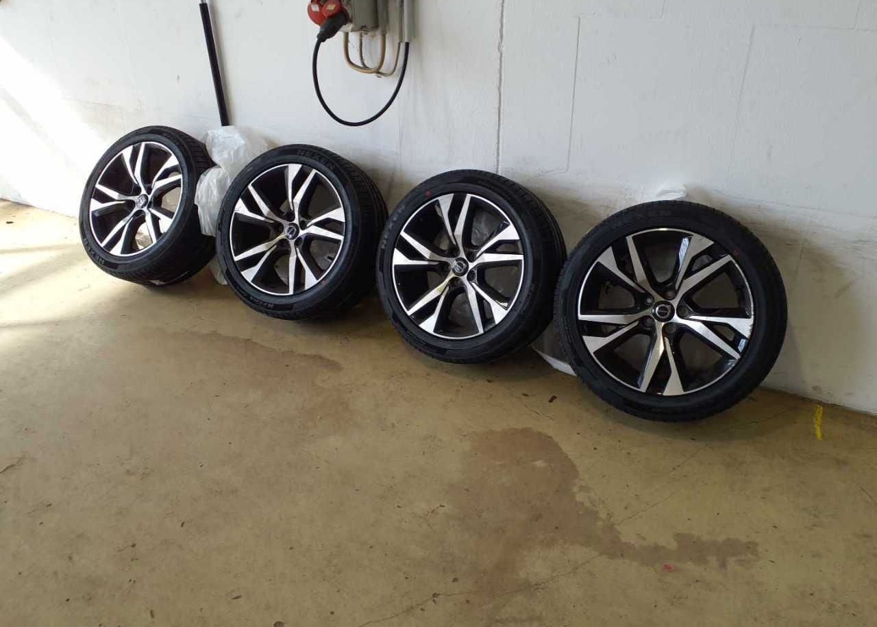 Volvo V60 Kombi Plus Dark *PANO*H/K* 360* foto 11