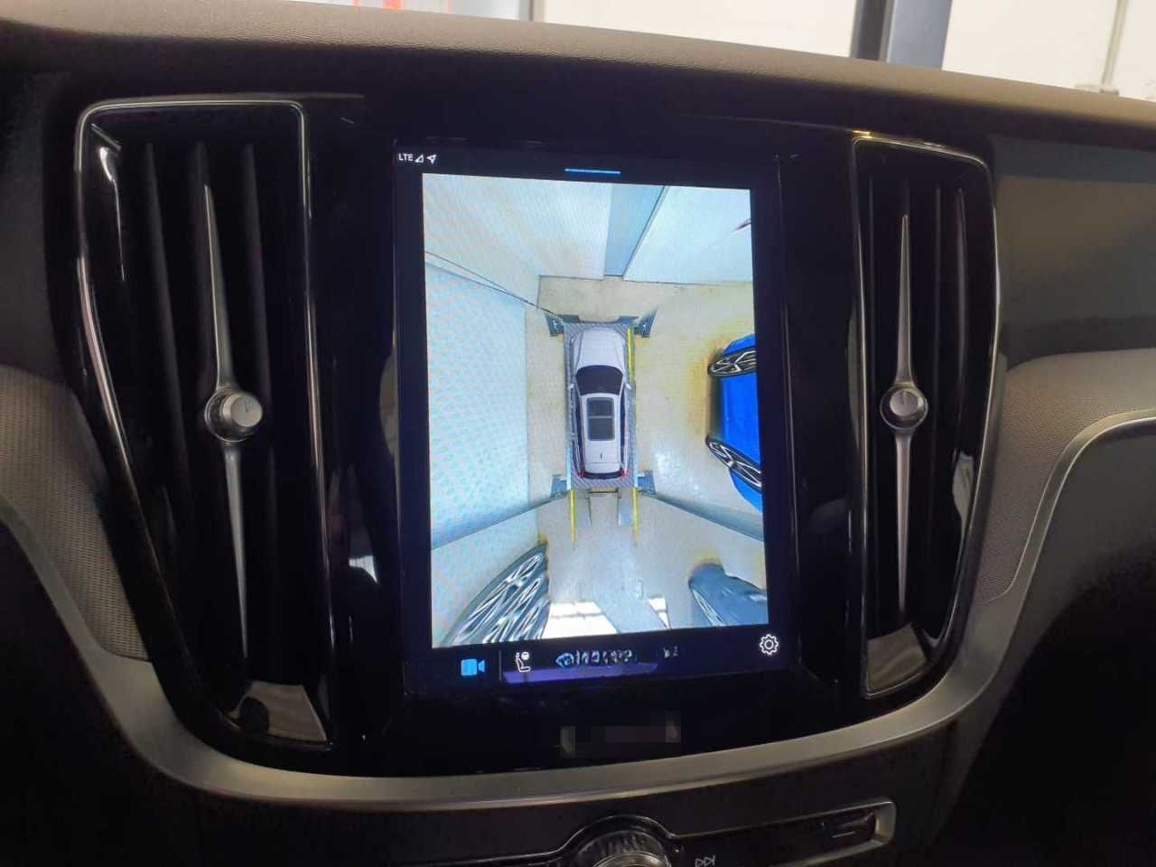 Volvo V60 Kombi Plus Dark *PANO*H/K* 360* foto 17