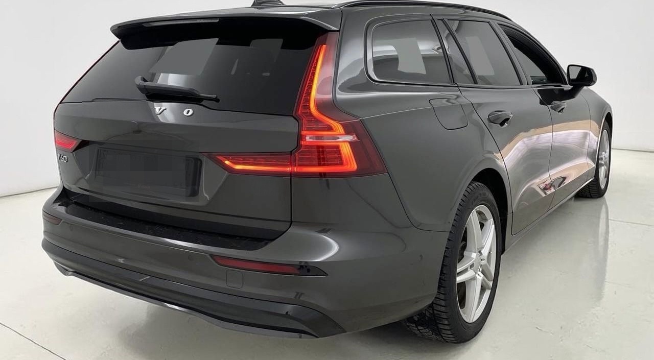 Volvo V60 Kombi Plus Dark *PANO*H/K* 360* foto 4