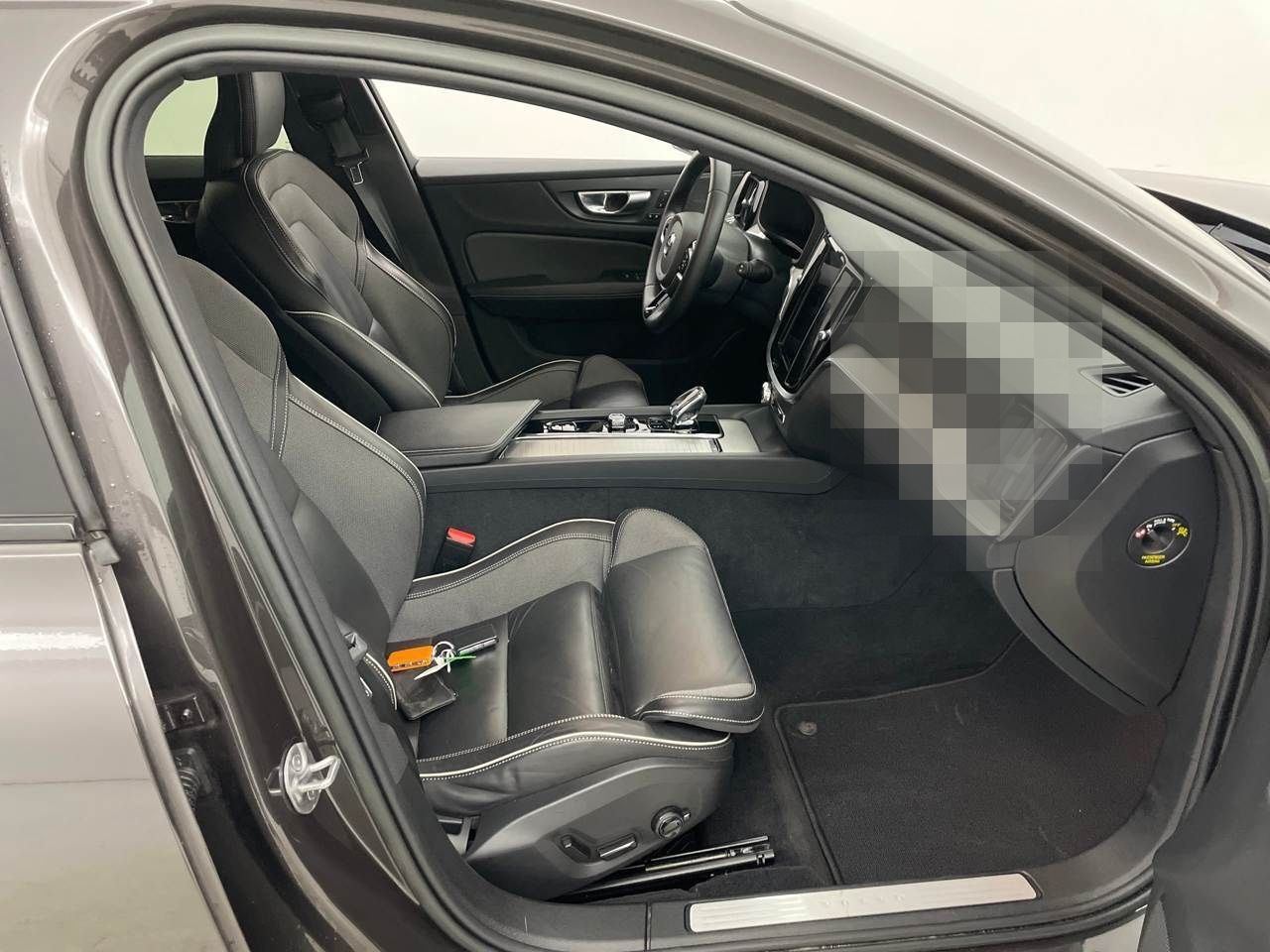 Volvo V60 Kombi Plus Dark *PANO*H/K* 360* foto 7