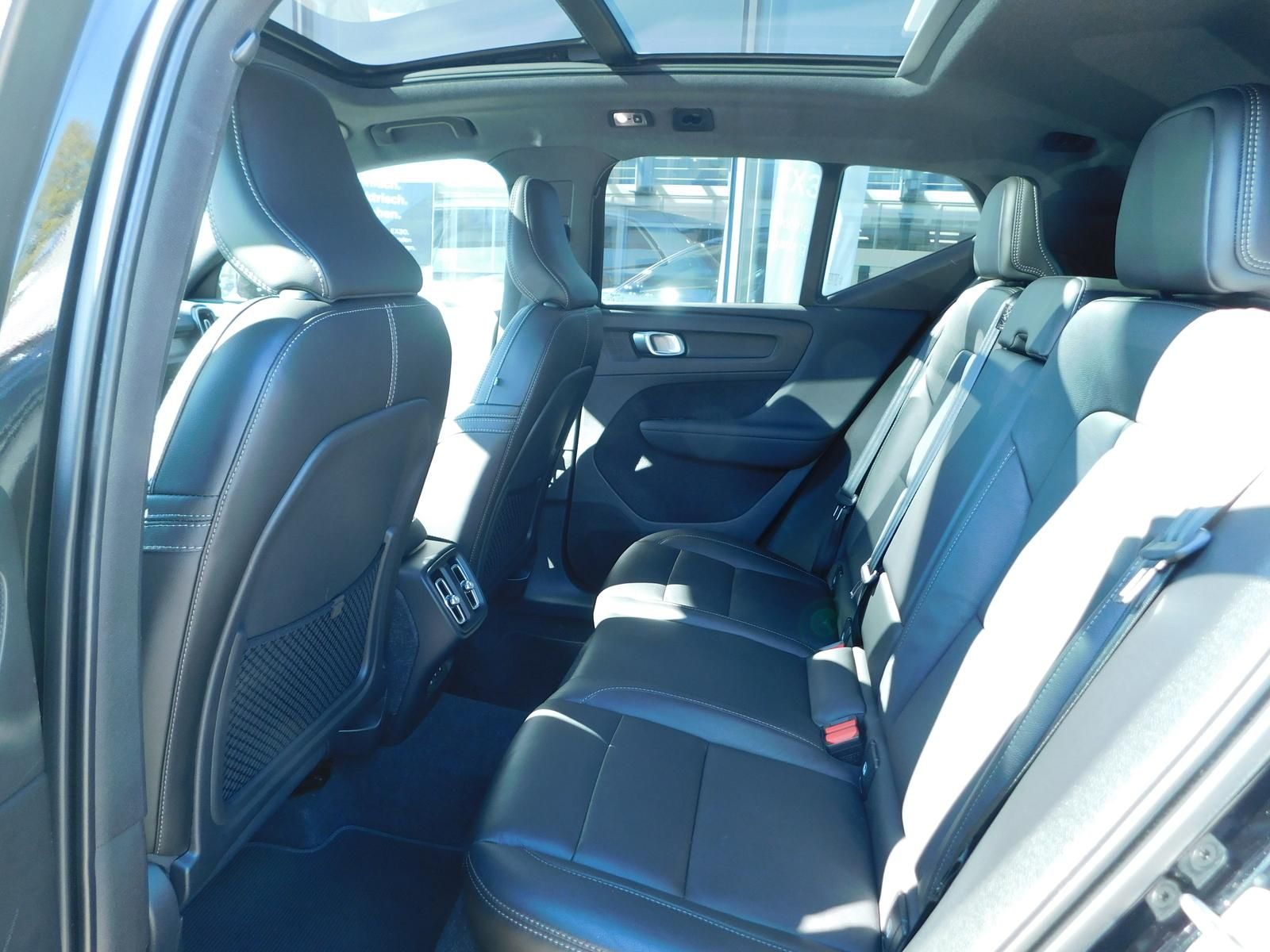 Volvo XC40 B5 AWD R-Design foto 11