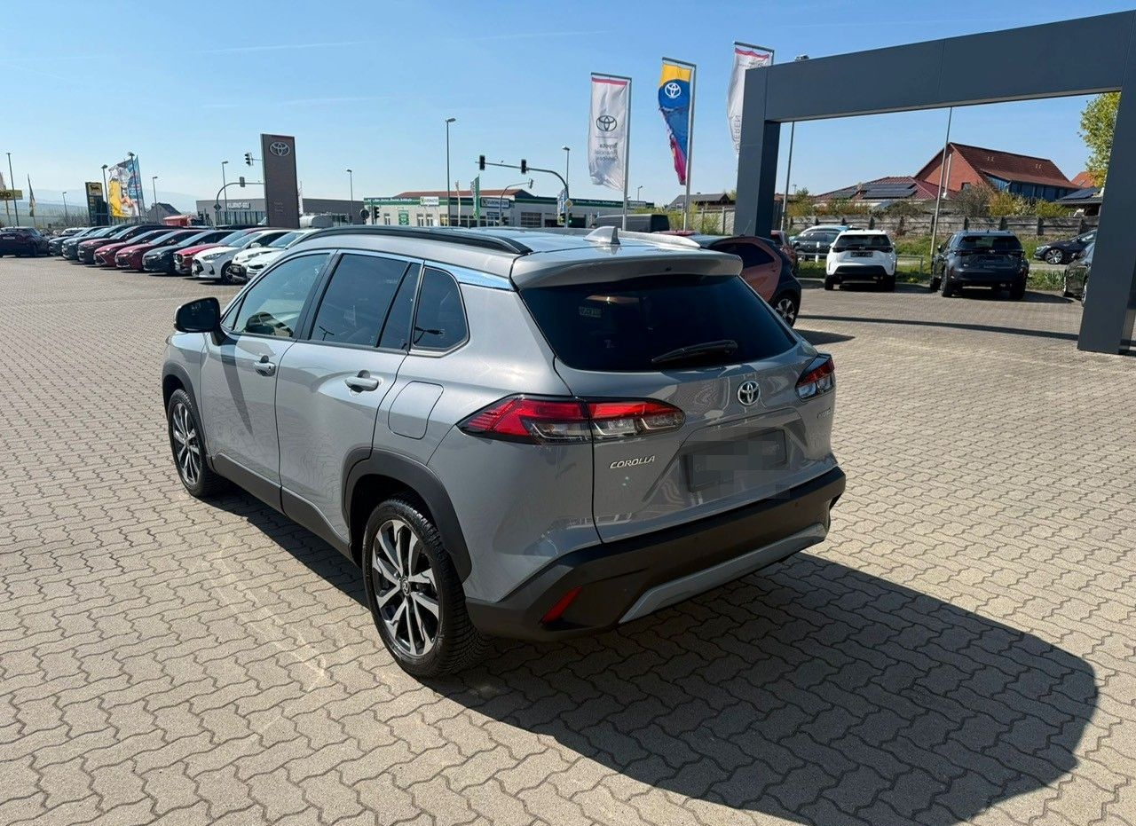 Toyota Corolla Cross Hybrid FWD Team Deutschland foto 8