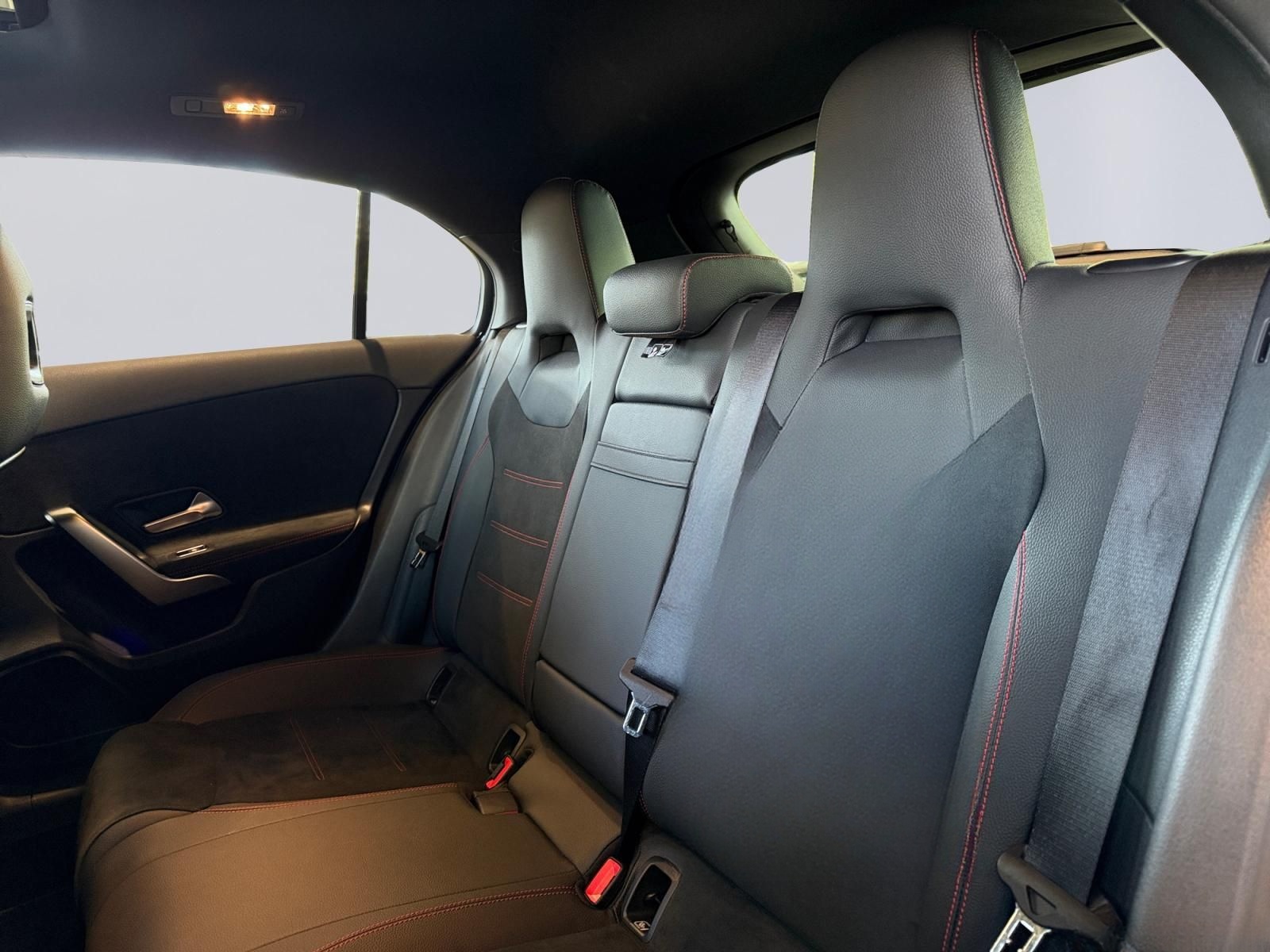 Mercedes-Benz A 200 d AMG  Pano-SD KeylessGO 18" LM Kamera LED foto 11