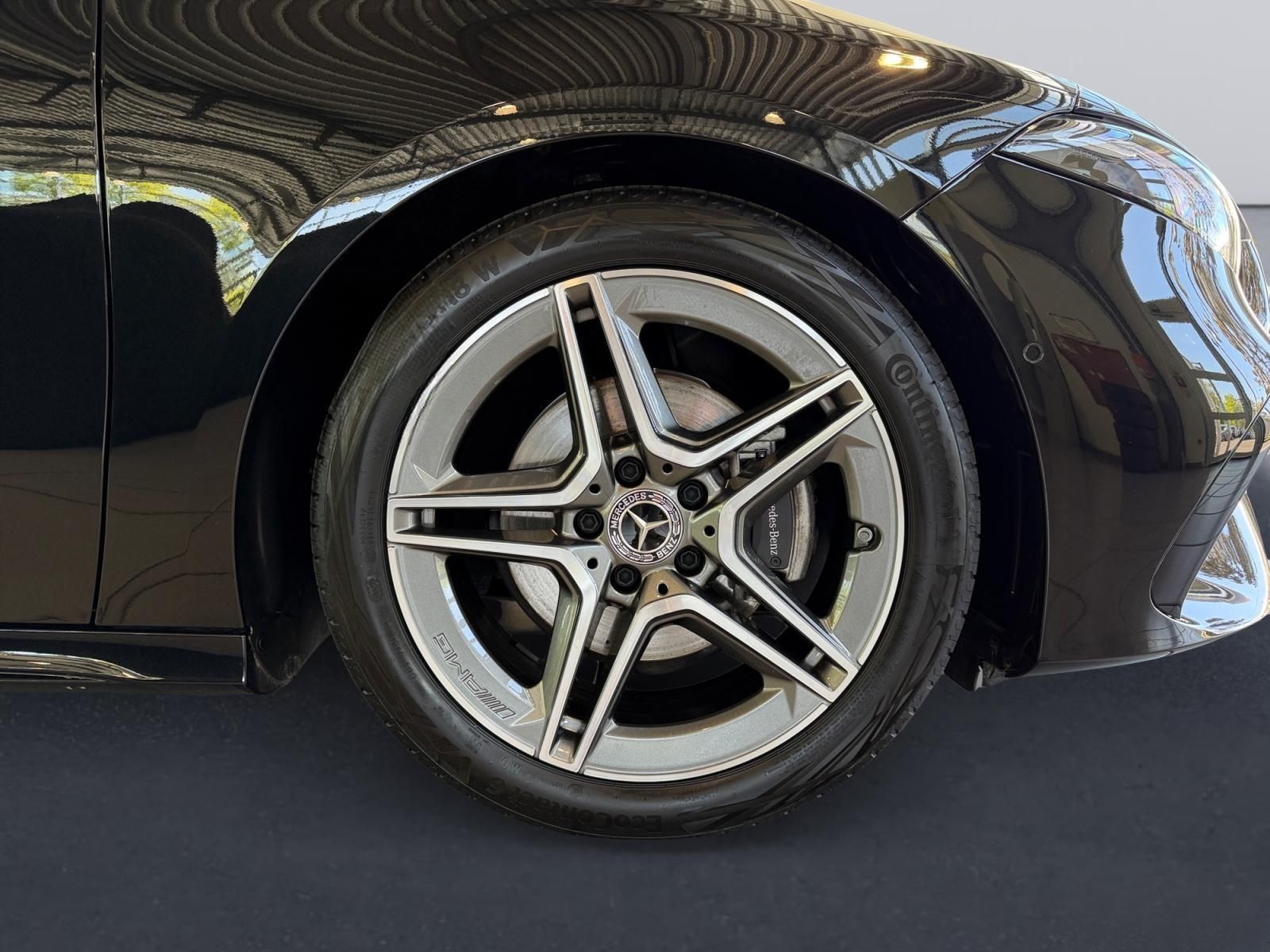 Mercedes-Benz A 200 d AMG  Pano-SD KeylessGO 18" LM Kamera LED foto 5