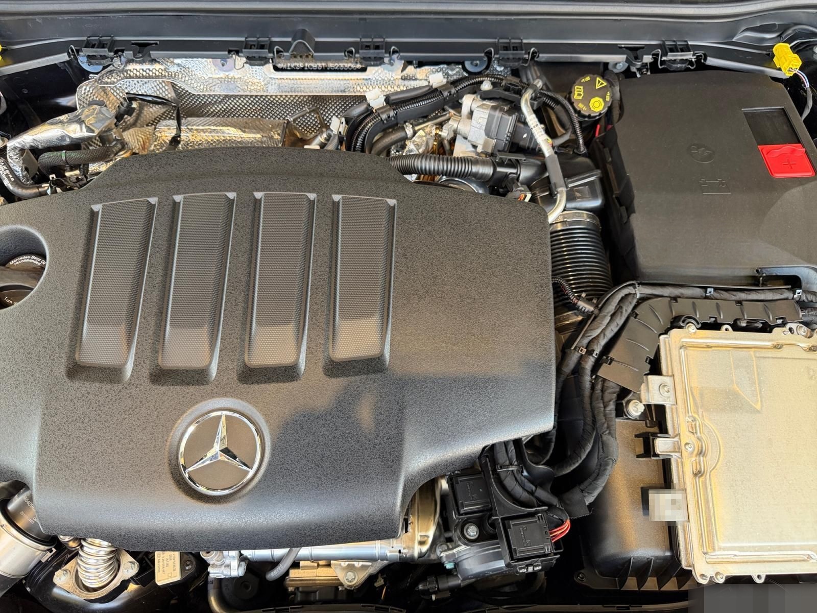 Mercedes-Benz A 200 d AMG  Pano-SD KeylessGO 18" LM Kamera LED foto 7