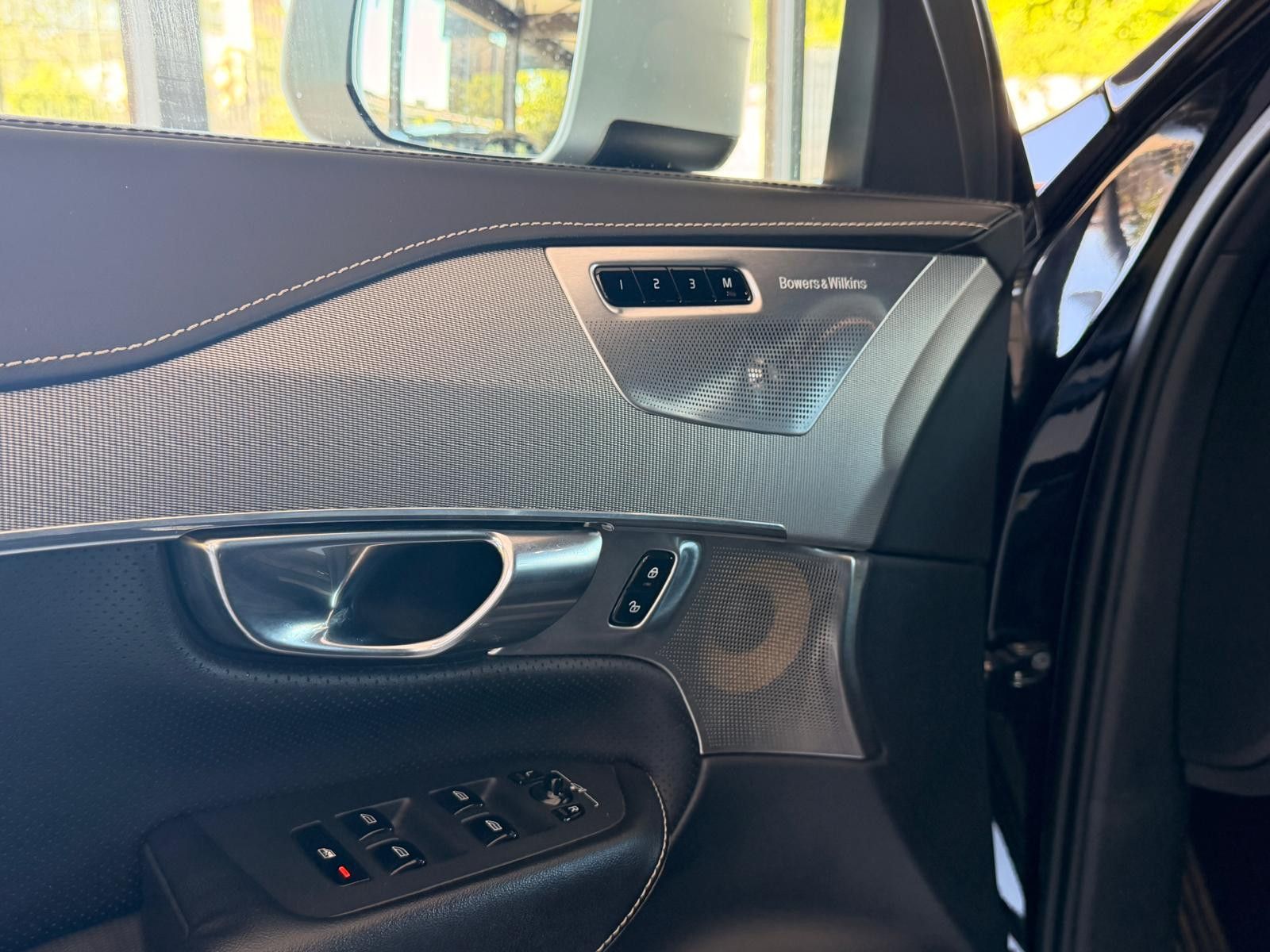 Volvo XC90 R Design AWD-PANO-HUD-AHK-B&W-SPUR- foto 13