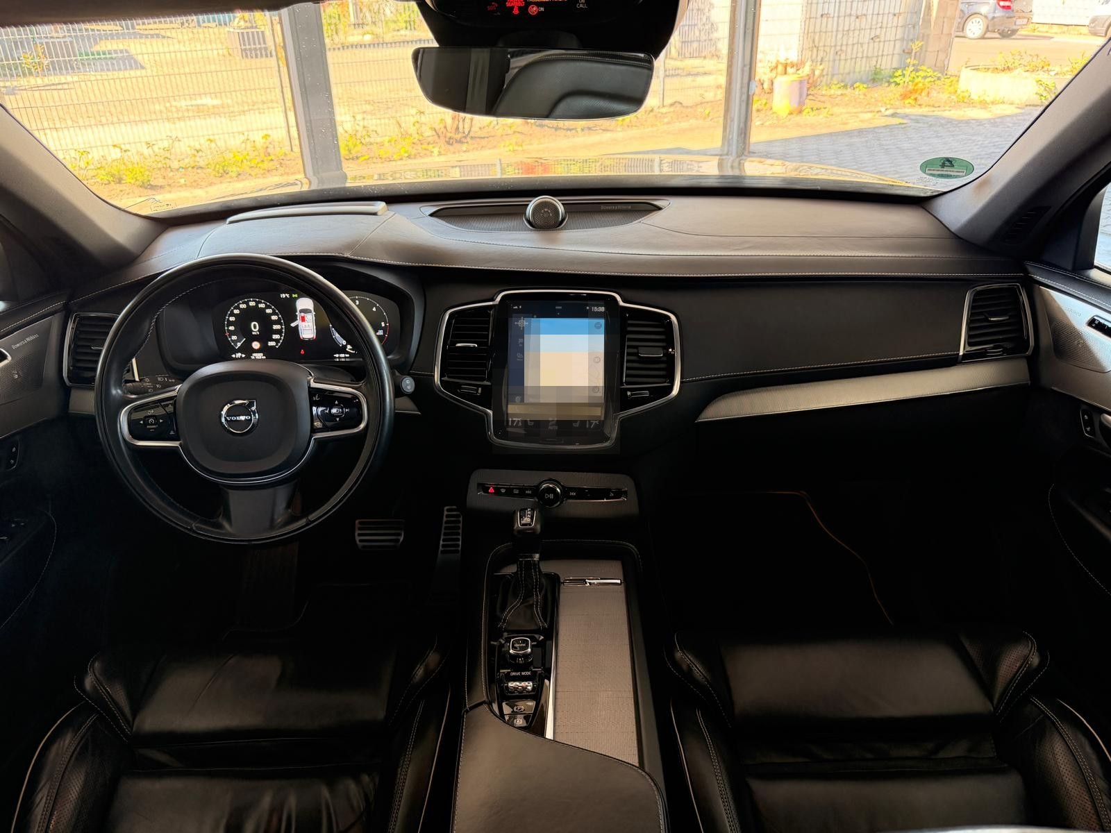 Volvo XC90 R Design AWD-PANO-HUD-AHK-B&W-SPUR- foto 15