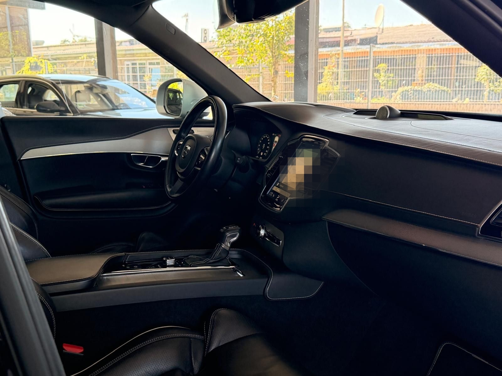 Volvo XC90 R Design AWD-PANO-HUD-AHK-B&W-SPUR- foto 16