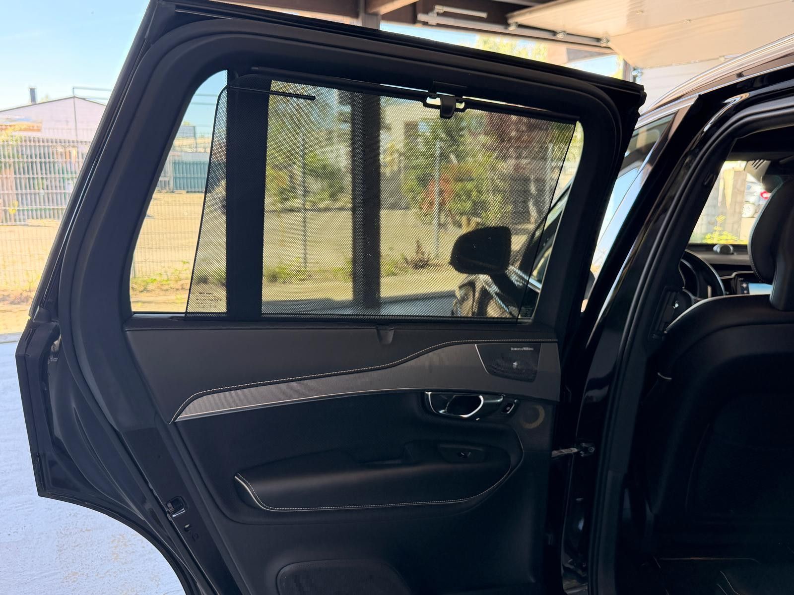 Volvo XC90 R Design AWD-PANO-HUD-AHK-B&W-SPUR- foto 18