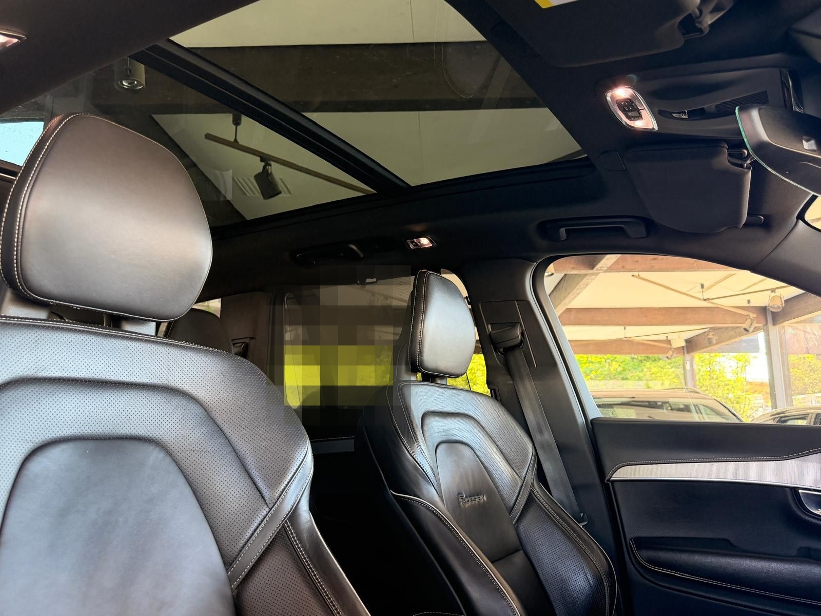 Volvo XC90 R Design AWD-PANO-HUD-AHK-B&W-SPUR- foto 23