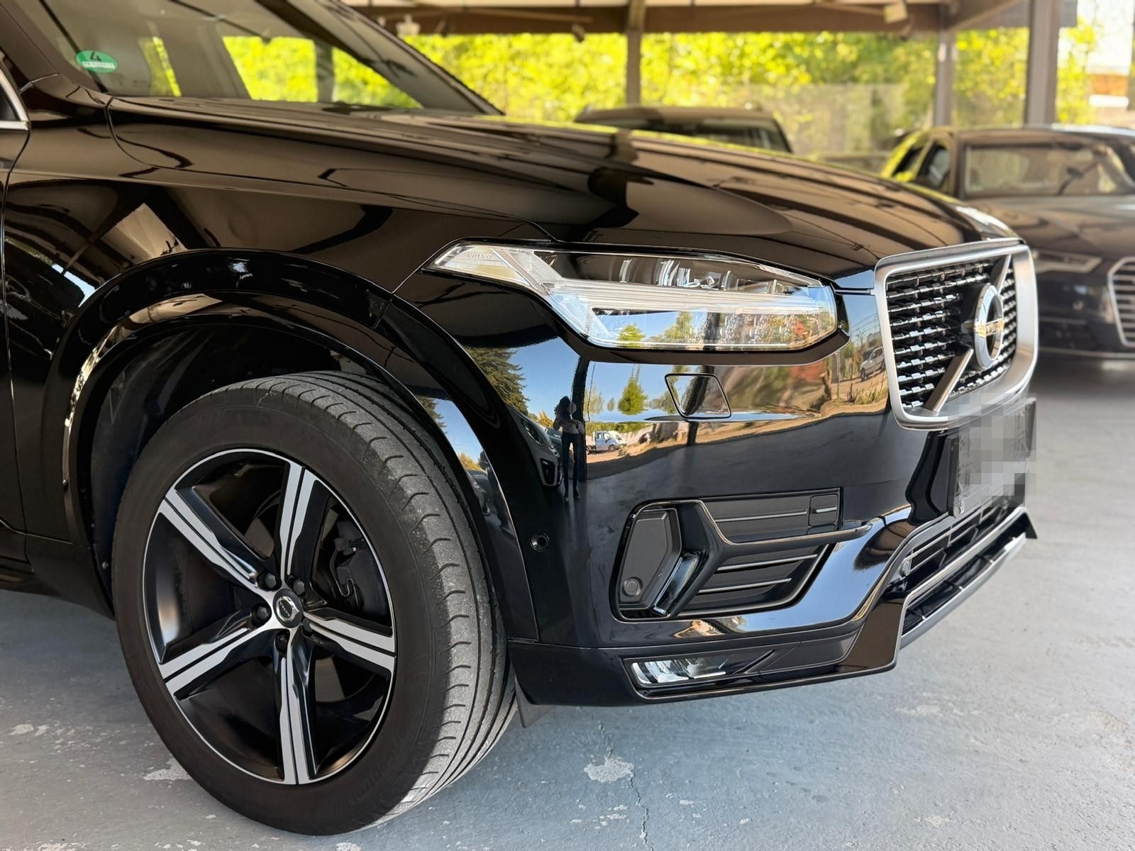Volvo XC90 R Design AWD-PANO-HUD-AHK-B&W-SPUR- foto 4