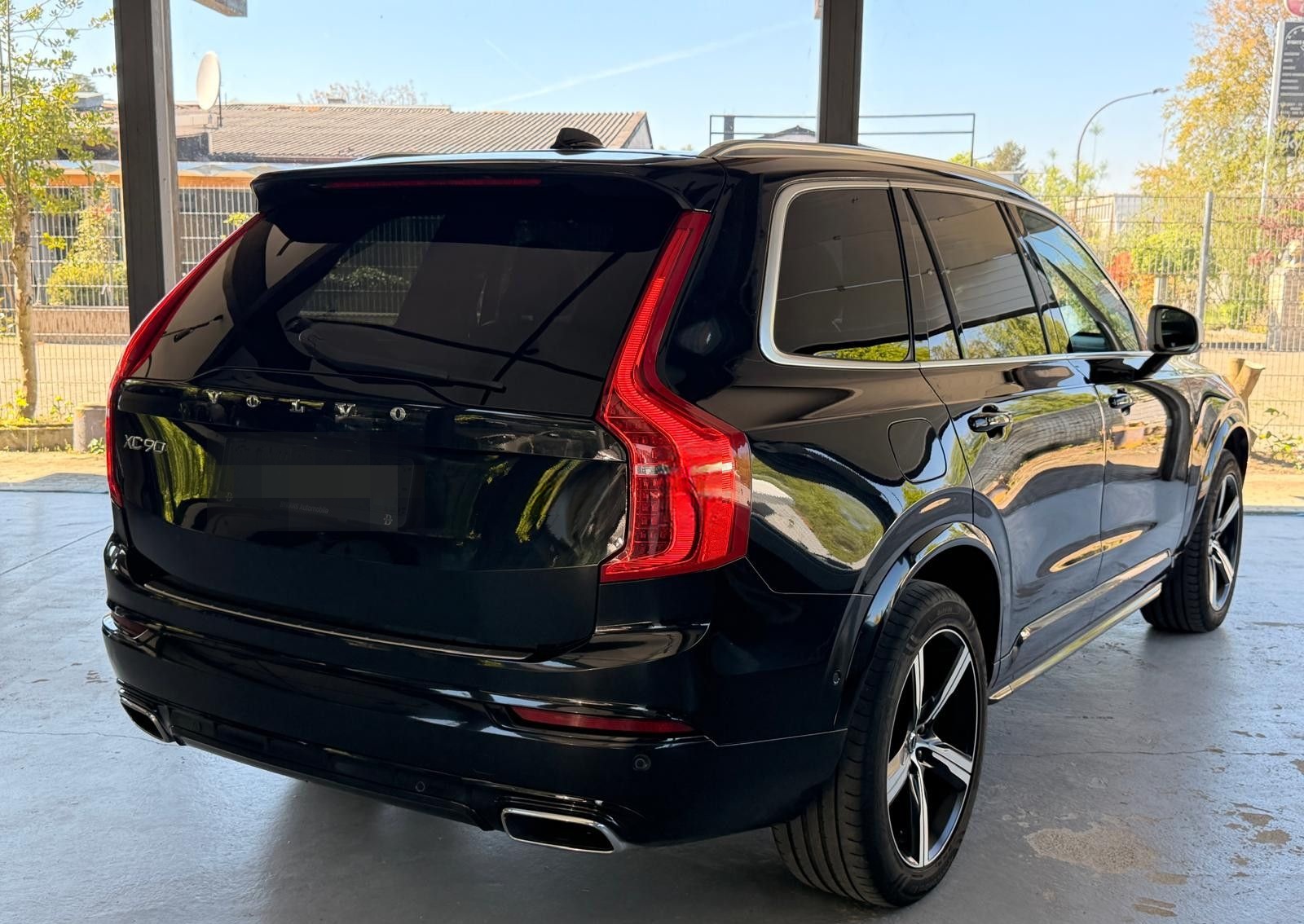 Volvo XC90 R Design AWD-PANO-HUD-AHK-B&W-SPUR- foto 8