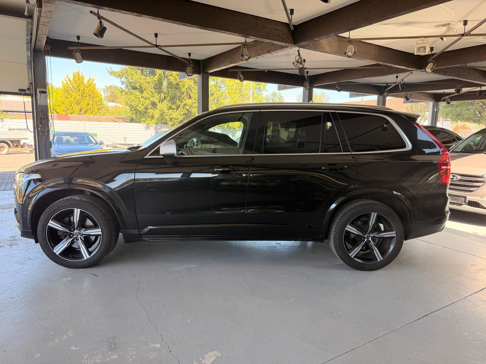 Volvo XC90 R Design AWD-PANO-HUD-AHK-B&W-SPUR- foto 9