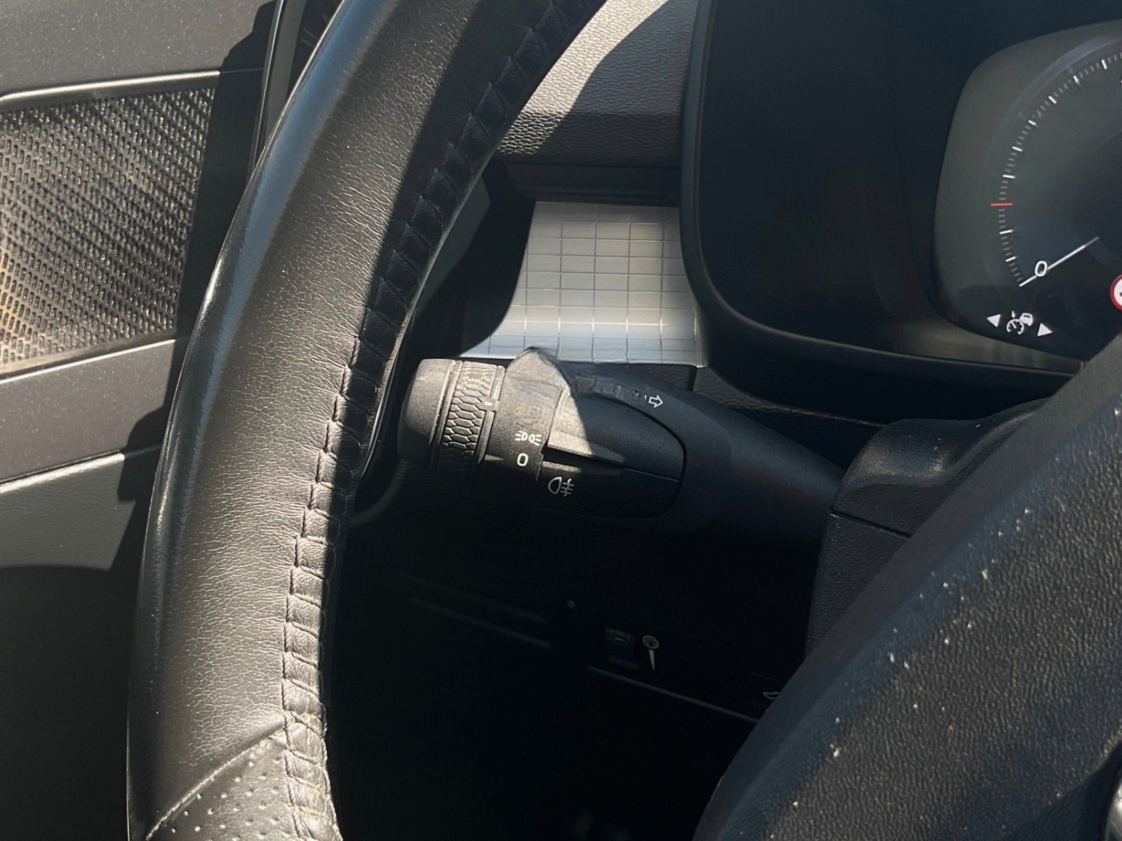 Volvo XC 40 Momentum AWD APPLE Lane Navi  RFK ViCo foto 16