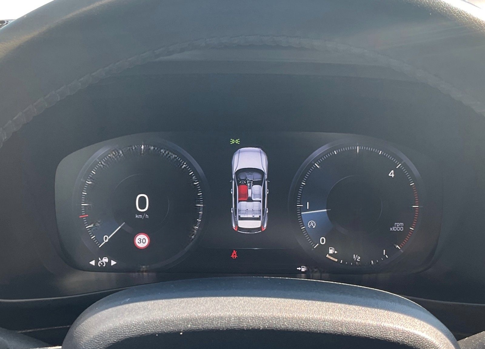 Volvo XC 40 Momentum AWD APPLE Lane Navi  RFK ViCo foto 17