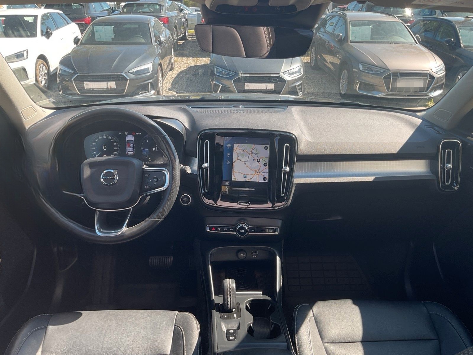 Volvo XC 40 Momentum AWD APPLE Lane Navi  RFK ViCo foto 25
