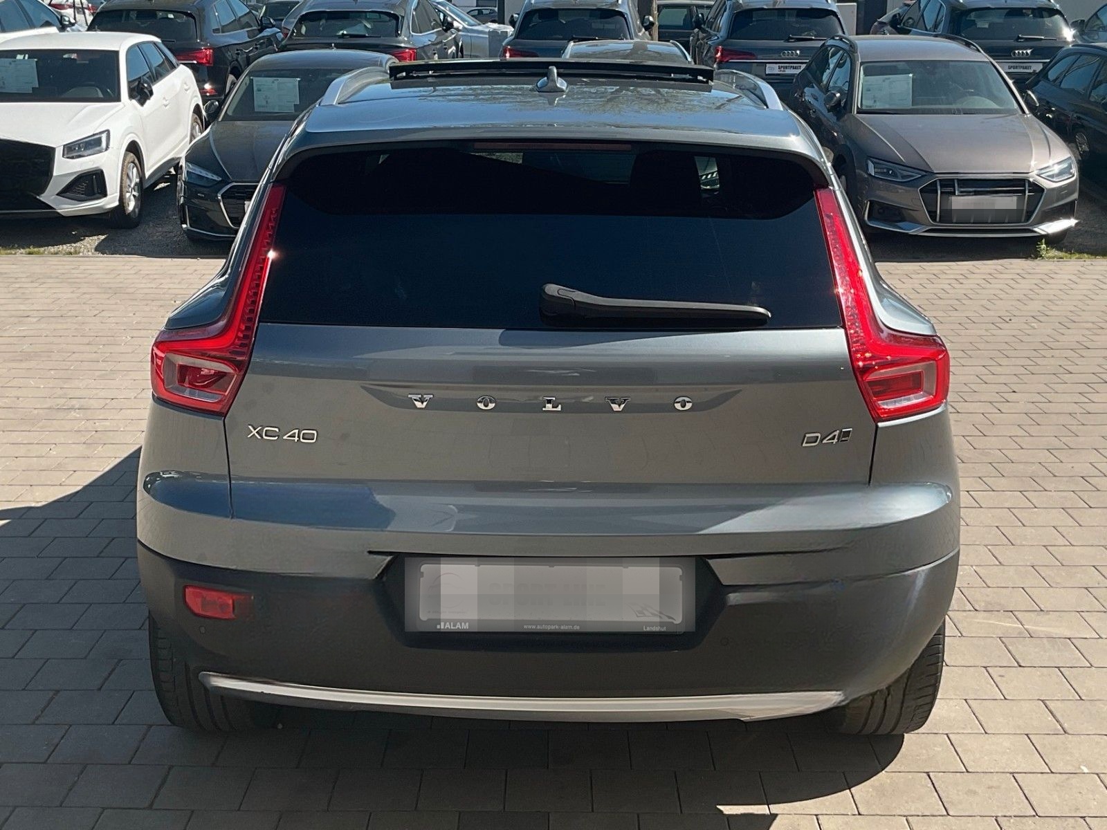 Volvo XC 40 Momentum AWD APPLE Lane Navi  RFK ViCo foto 4