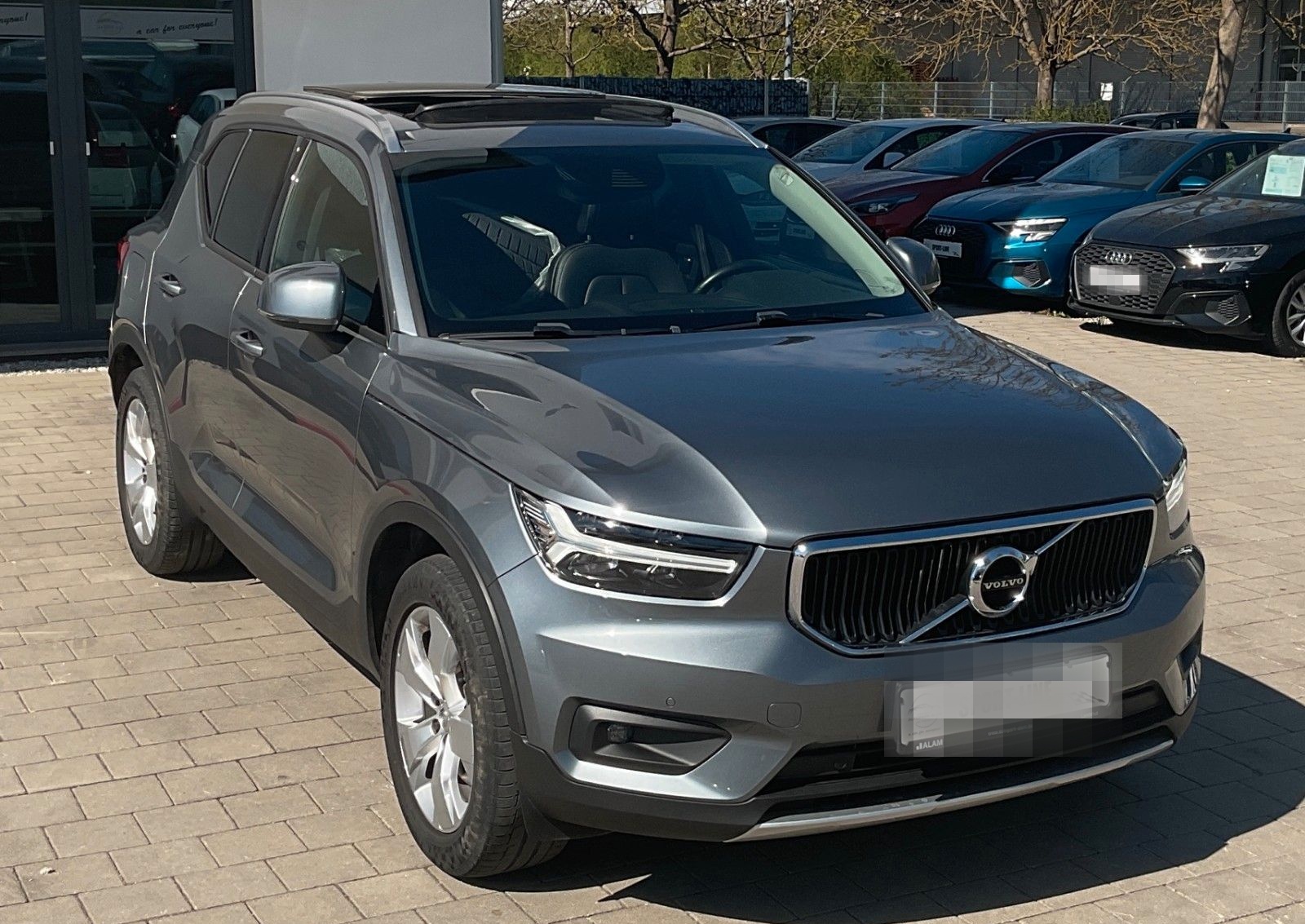 Volvo XC 40 Momentum AWD APPLE Lane Navi  RFK ViCo foto 7