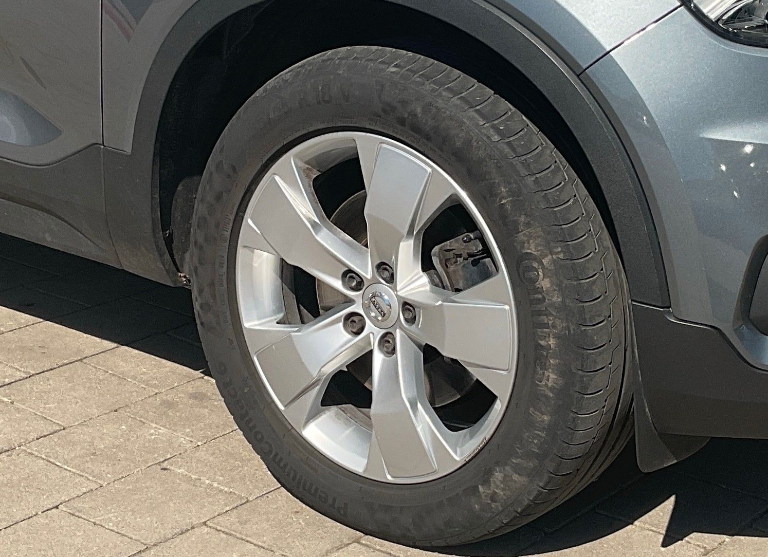 Volvo XC 40 Momentum AWD APPLE Lane Navi  RFK ViCo foto 10