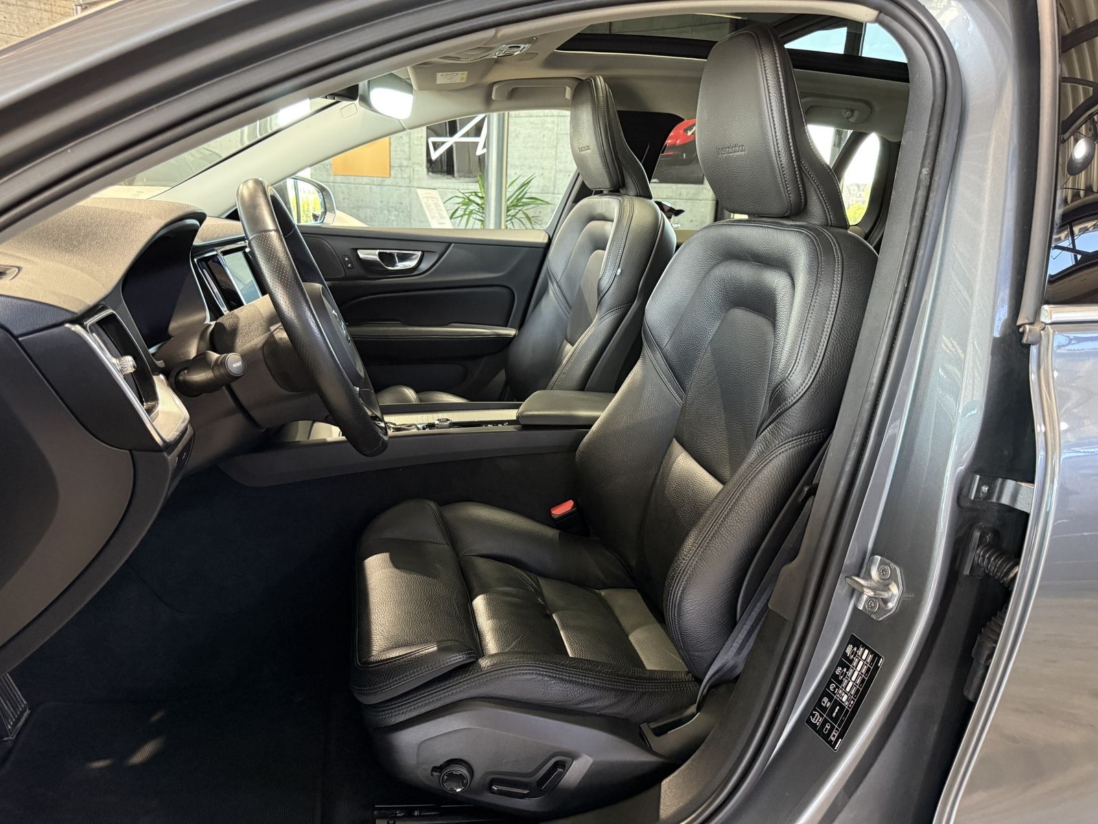 Volvo V60 Inscription*PANO*ACC*KAMERA*AHK*H&K*LED*NAVI foto 18