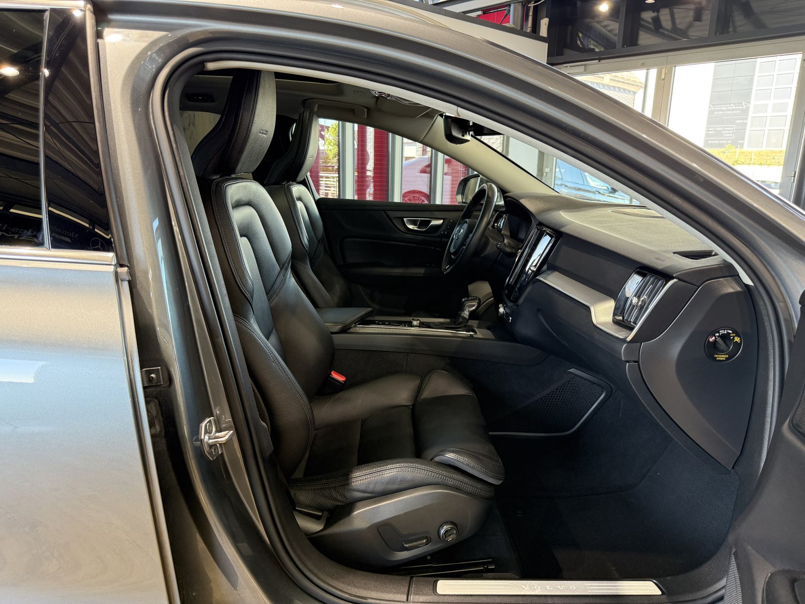 Volvo V60 Inscription*PANO*ACC*KAMERA*AHK*H&K*LED*NAVI foto 19