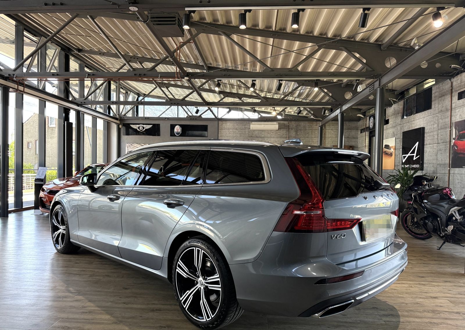 Volvo V60 Inscription*PANO*ACC*KAMERA*AHK*H&K*LED*NAVI foto 4