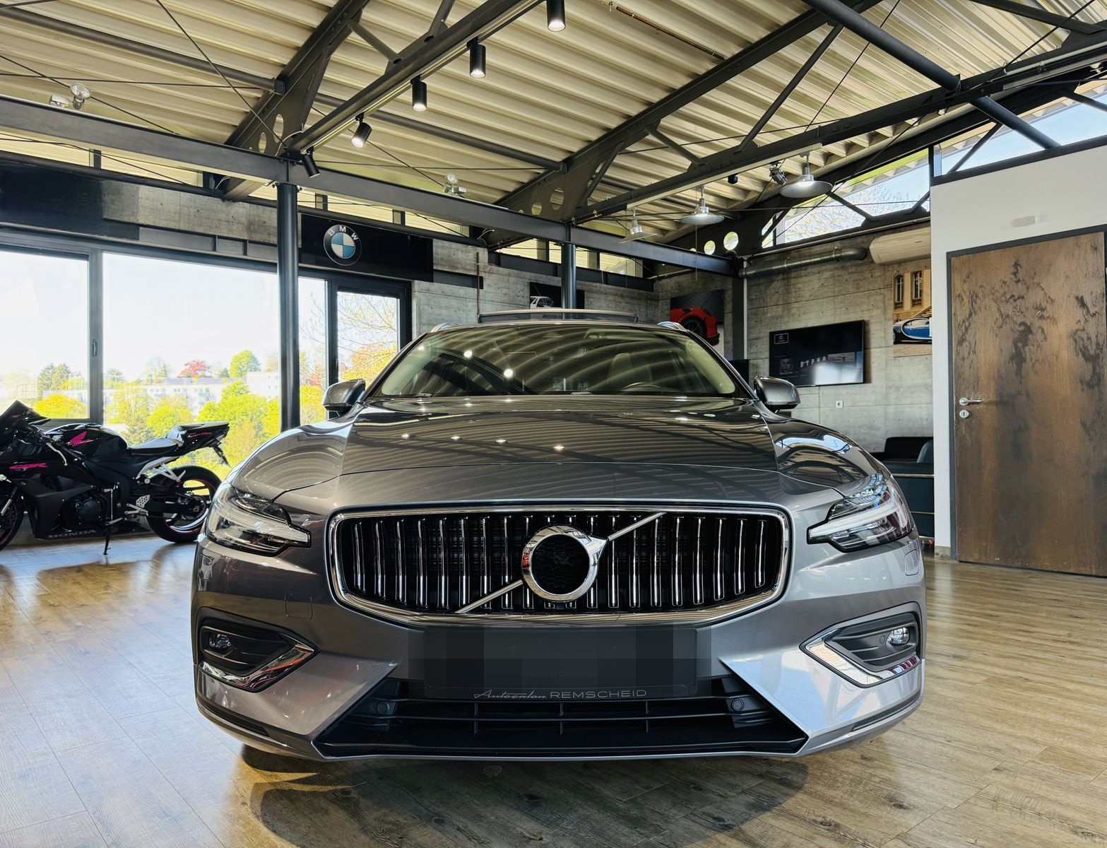 Volvo V60 Inscription*PANO*ACC*KAMERA*AHK*H&K*LED*NAVI foto 9