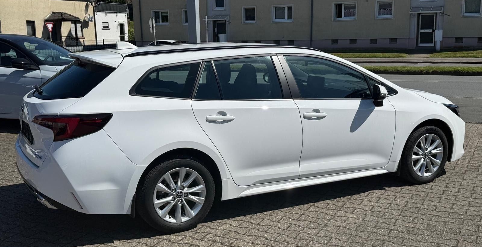 Toyota Corolla 1.8 16V Kombi Hybrid Kamera ACC foto 7