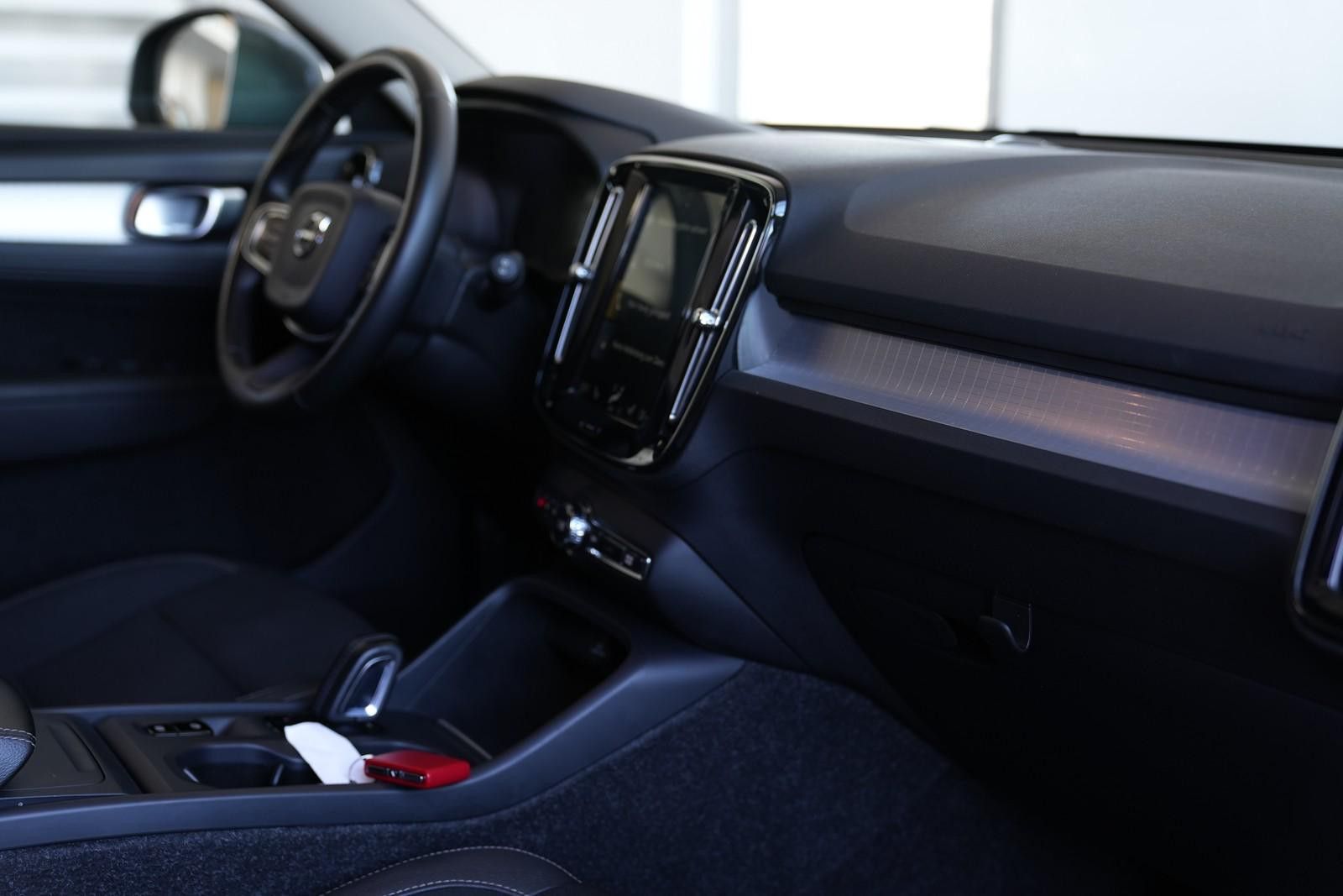 Volvo XC40 Momentum AWD foto 12