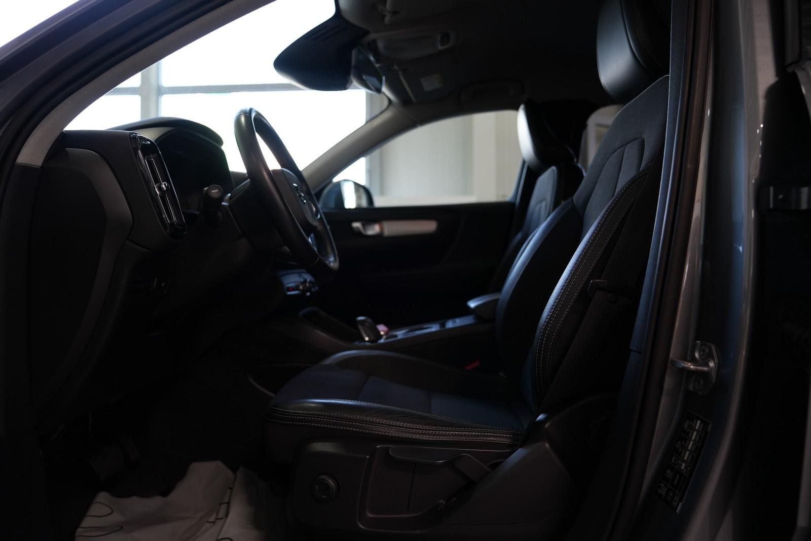 Volvo XC40 Momentum AWD foto 15