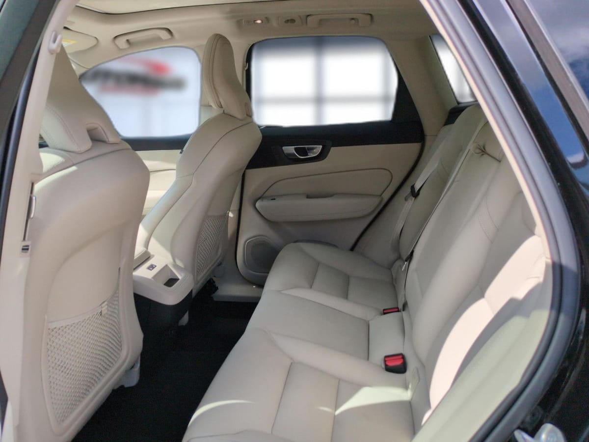 Volvo XC60 B4 (Benzin) Plus Bright 2WD Automatik Navi foto 19